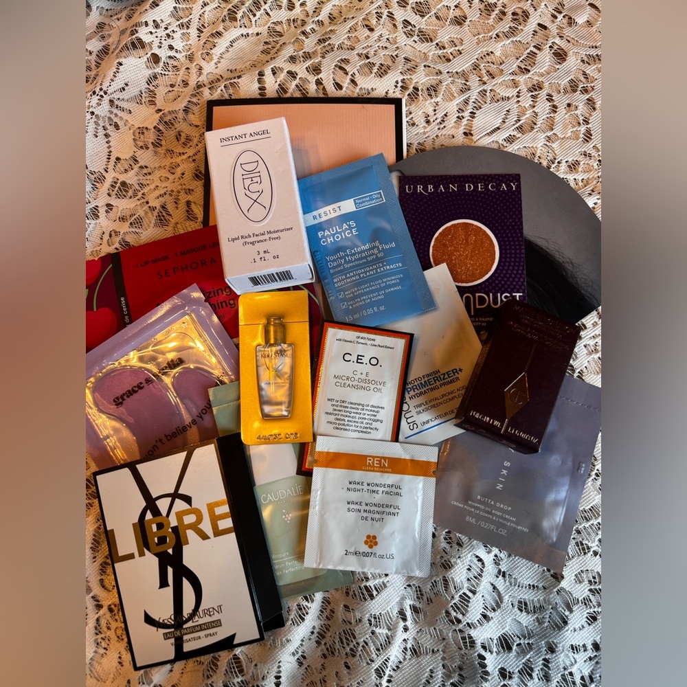 15 piece Beauty Samples Bundle